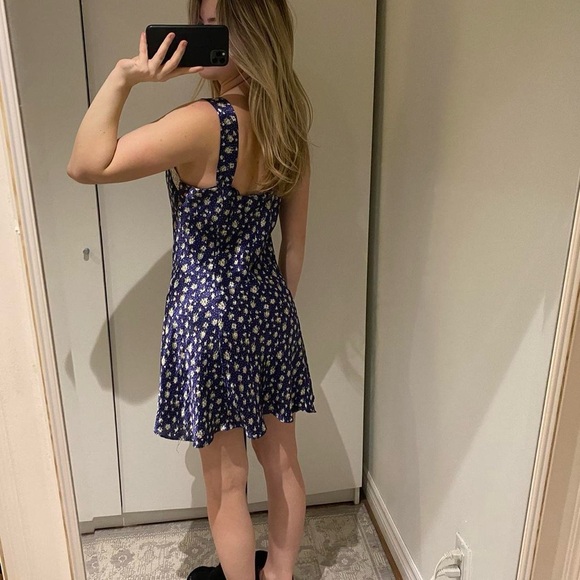 Vintage satin nightgown - Picture 4 of 8